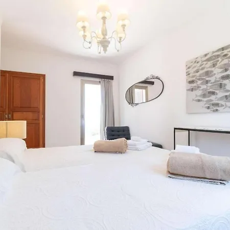 Villa Fernando Santanyi